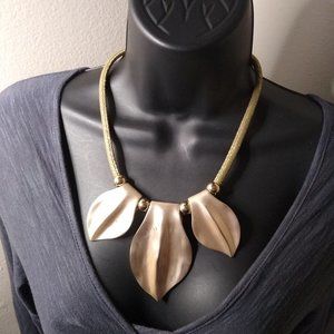 Metal Leaf Pendant Necklace Adjustable 17 To 19.5 Inches